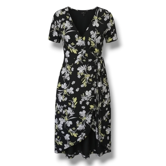 Worthington Dresses & Skirts - Worthington JCPenney Women's black floral short sleeves wrap dress xl